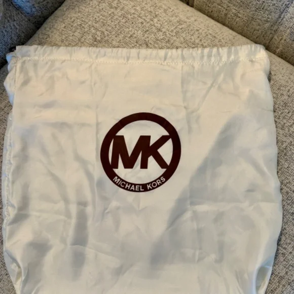 Michael Kors Bedford Medium Pebbled Leather Tote Bag - Picture 4 of 6